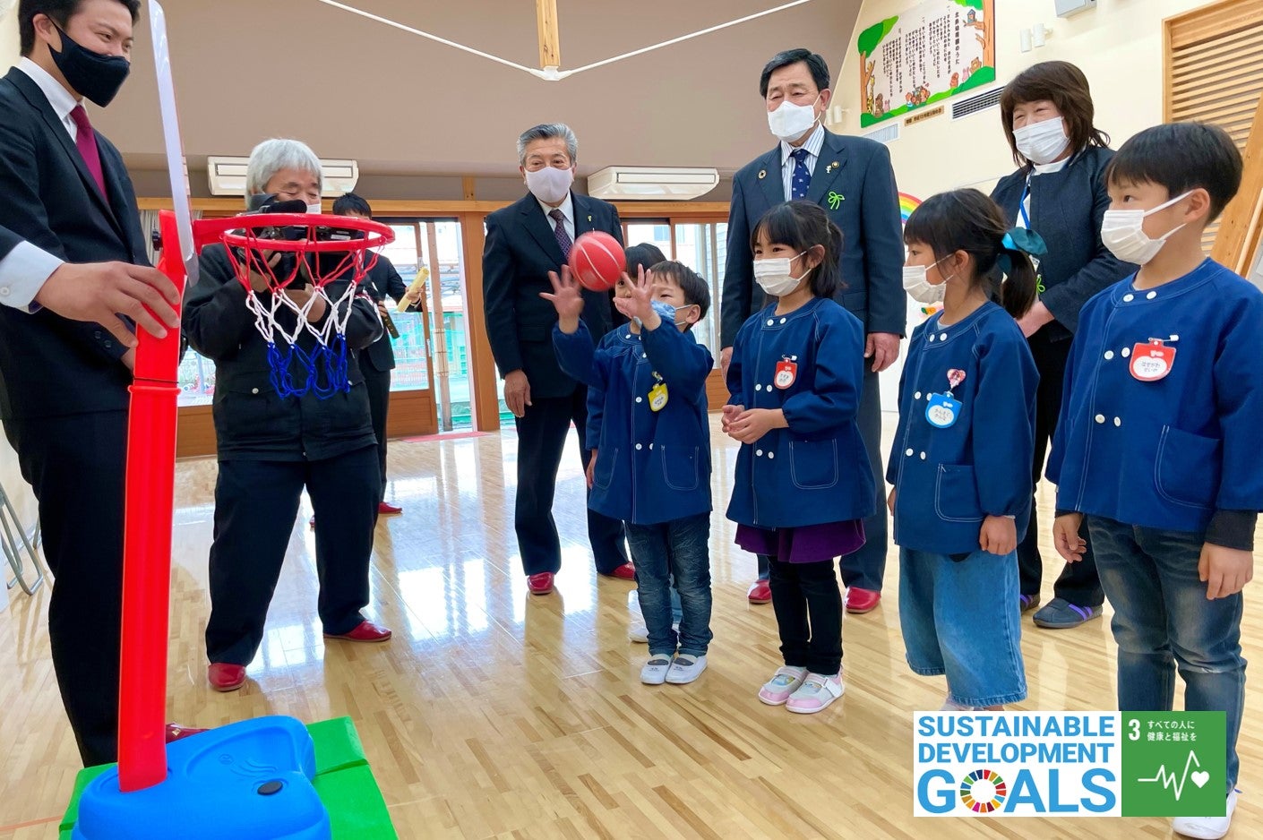 子どもたちの健やかなる成長に寄与するため、館山市の幼稚園・保育園にミニバスケットゴールセットを寄贈しました。 | 千葉ジェッツ