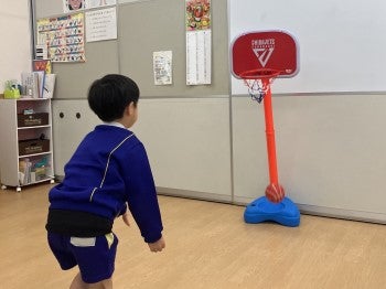 【レポート】柏市内の幼稚園、保育園52園にオリジナル幼児用ミニバスケットゴールセットを寄贈いたしました。